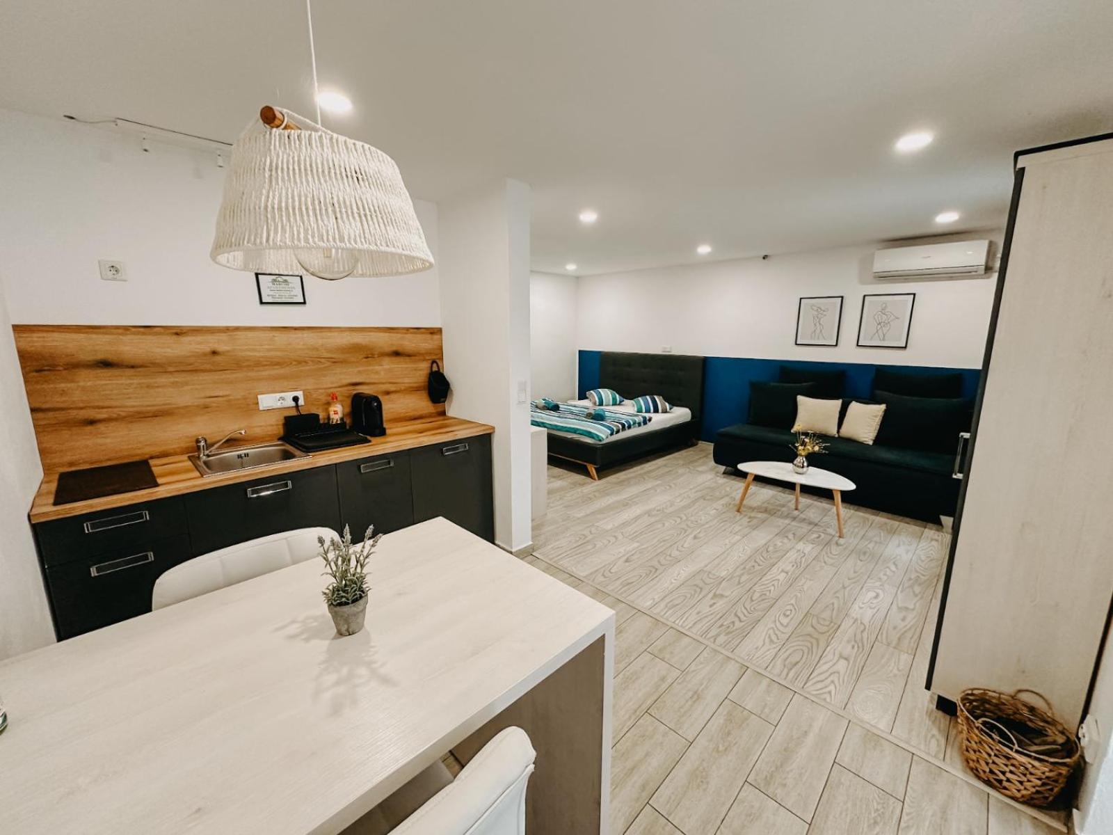 Marcos Apartments Victoriei - Self Check-In Решица Екстериор снимка