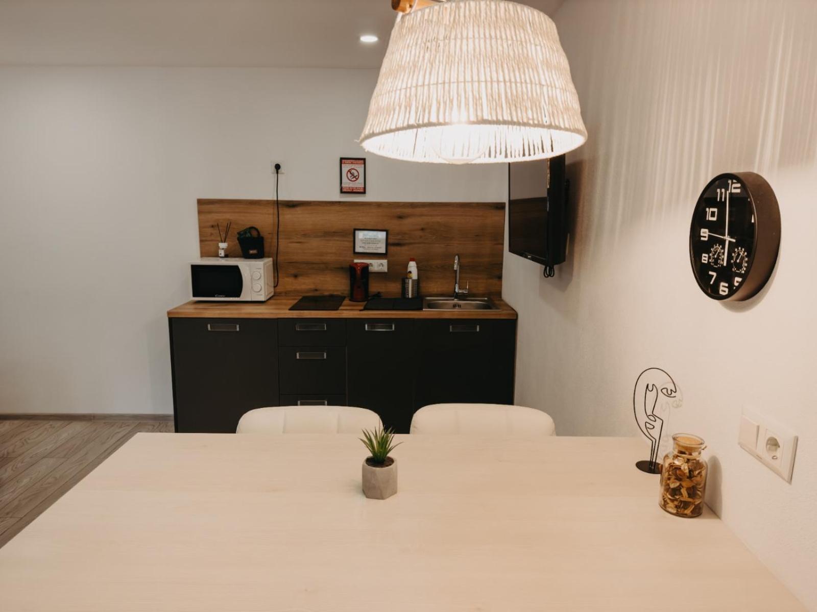 Marcos Apartments Victoriei - Self Check-In Решица Екстериор снимка