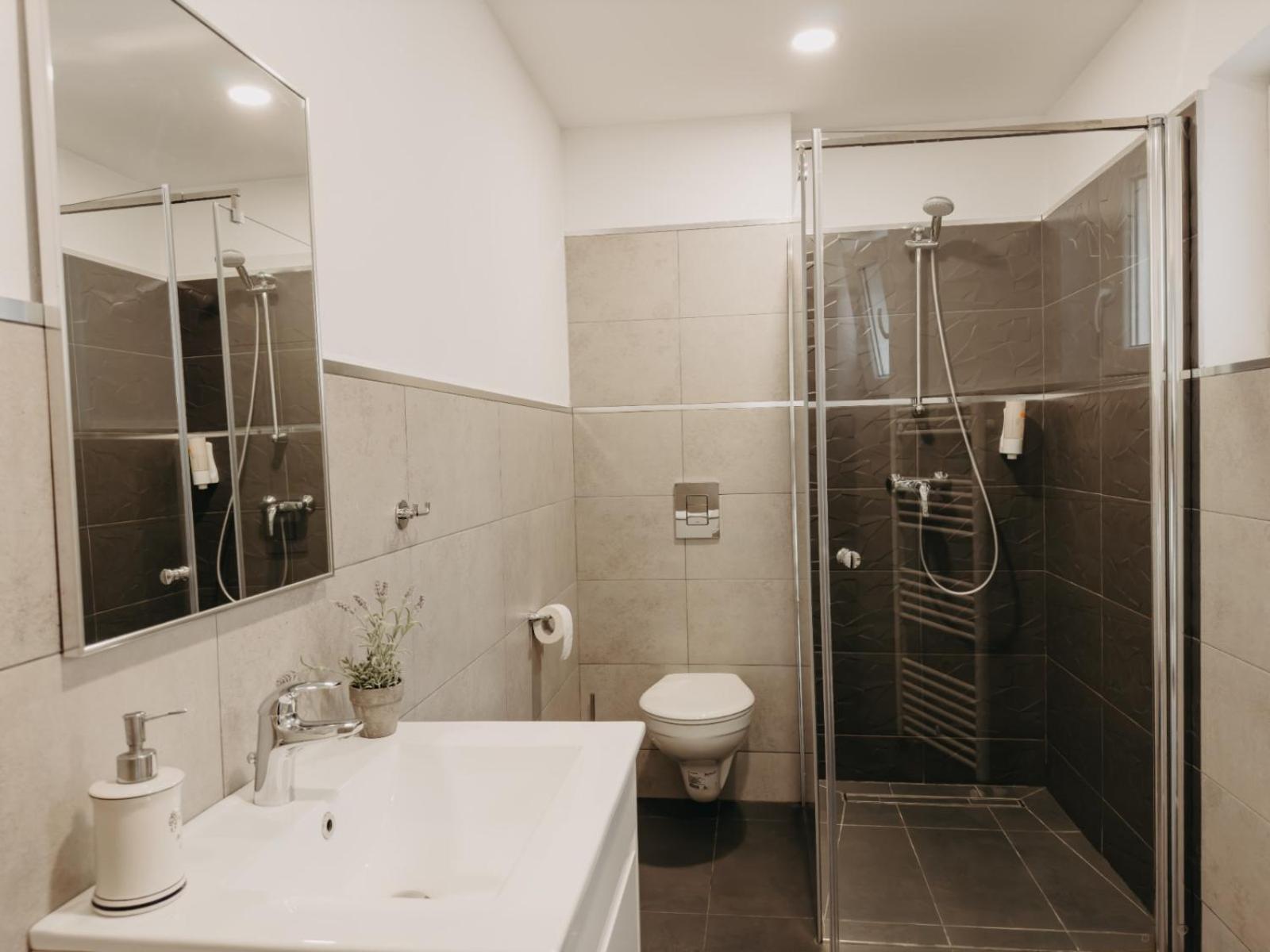 Marcos Apartments Victoriei - Self Check-In Решица Екстериор снимка