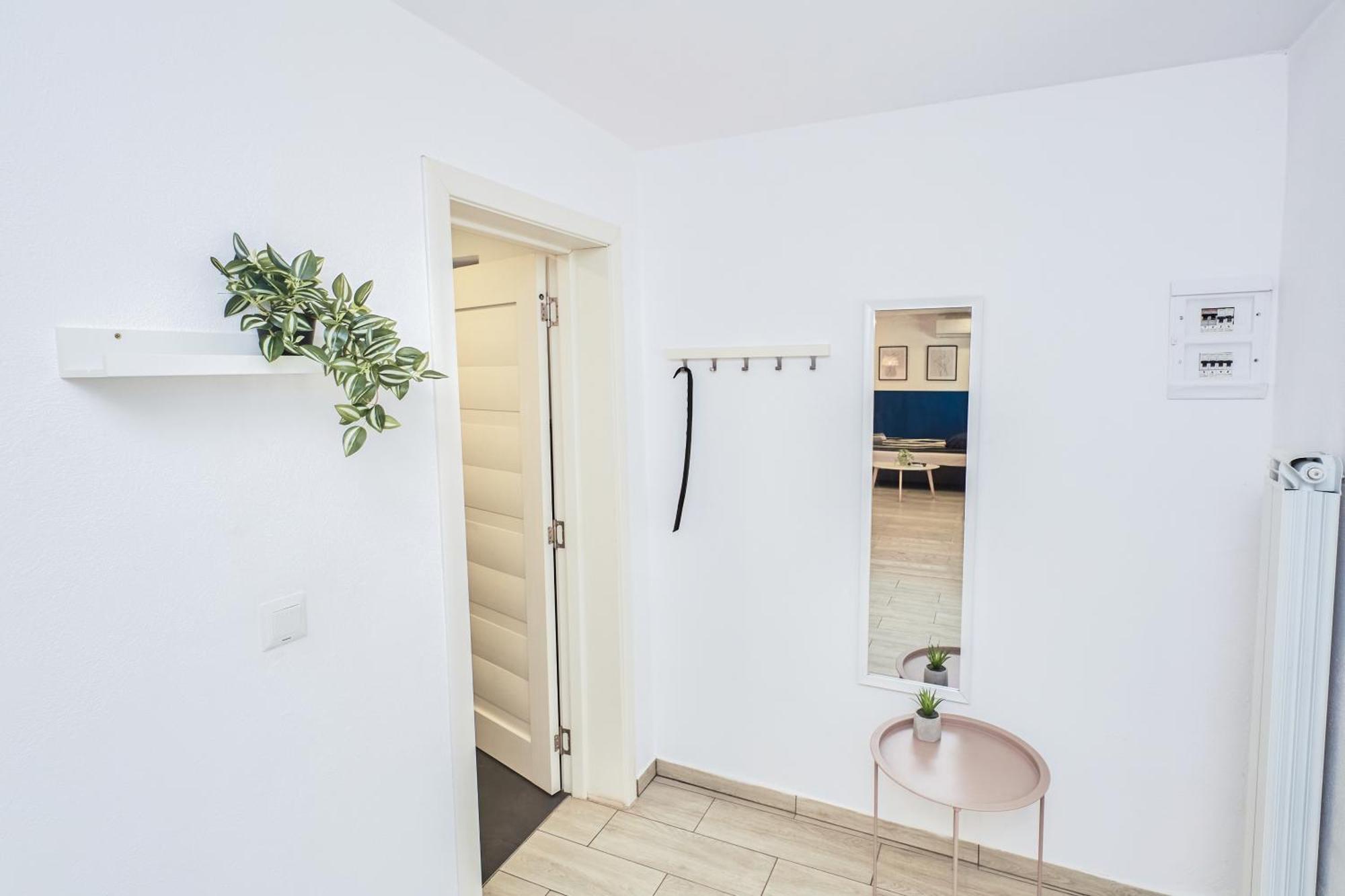 Marcos Apartments Victoriei - Self Check-In Решица Екстериор снимка